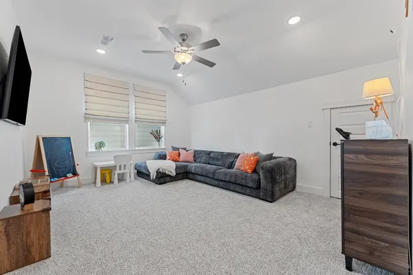 $3,950 | 10930 Brambling Drive, Houston, TX 77043