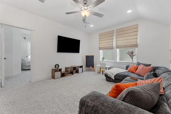 $3,950 | 10930 Brambling Drive, Houston, TX 77043