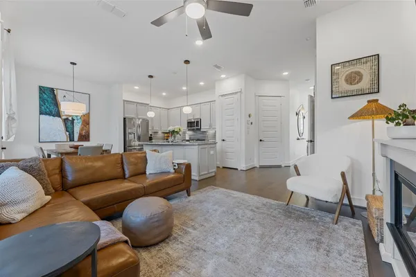 $3,950 | 10930 Brambling Drive, Houston, TX 77043