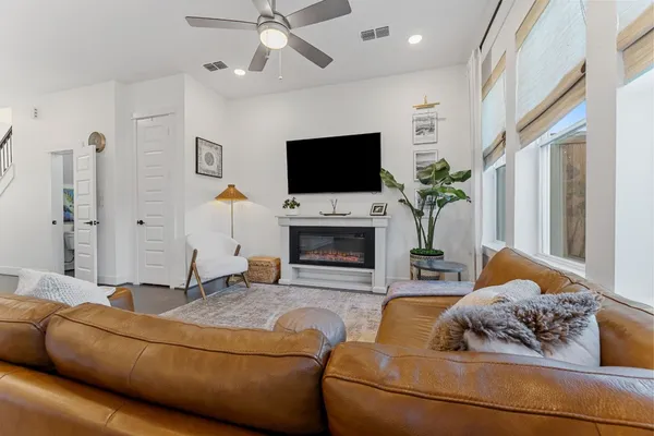 $3,950 | 10930 Brambling Drive, Houston, TX 77043