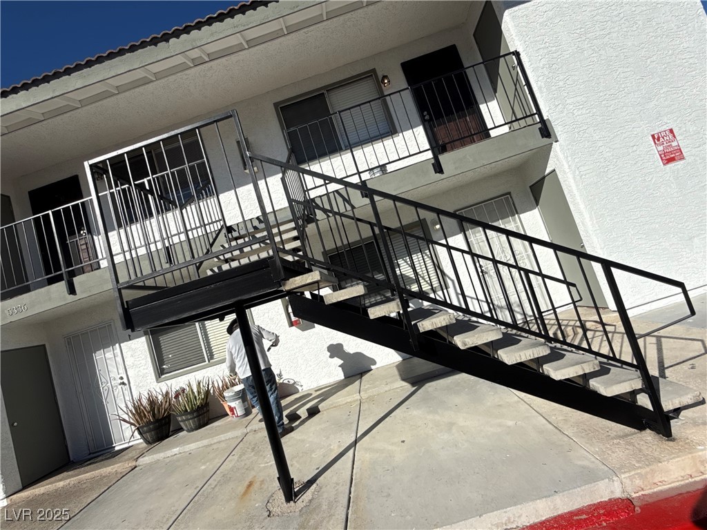 5336 Mancos Court, Unit 2 Las Vegas, NV 89119 - Photo 4 of 31 Patio / terrace with stairs
