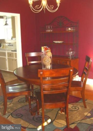734 Warwick Road Baltimore, MD 21229 - Photo 6 of 15 Dining Room