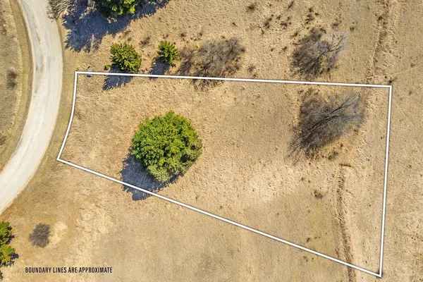 $30,000 | 422 Summit Point Drive, La Valle, WI 53941