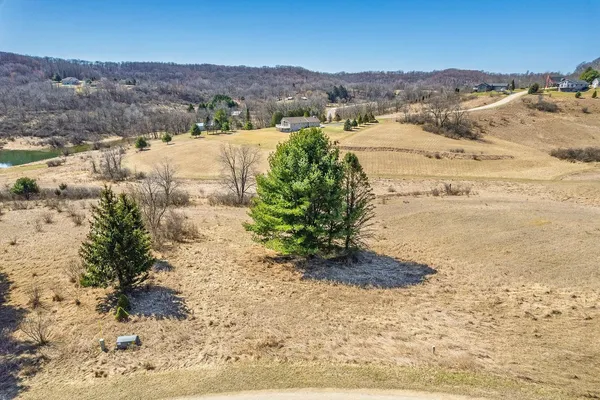 $30,000 | 422 Summit Point Drive, La Valle, WI 53941