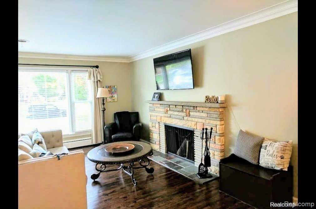 1536 North Renaud Road Grosse Pointe Woods, MI 48236 - Photo 4 of 25
