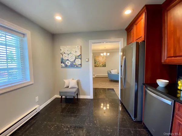 $2,565 | 1314 Smithtown Avenue, Unit 15, Bohemia, NY 11716