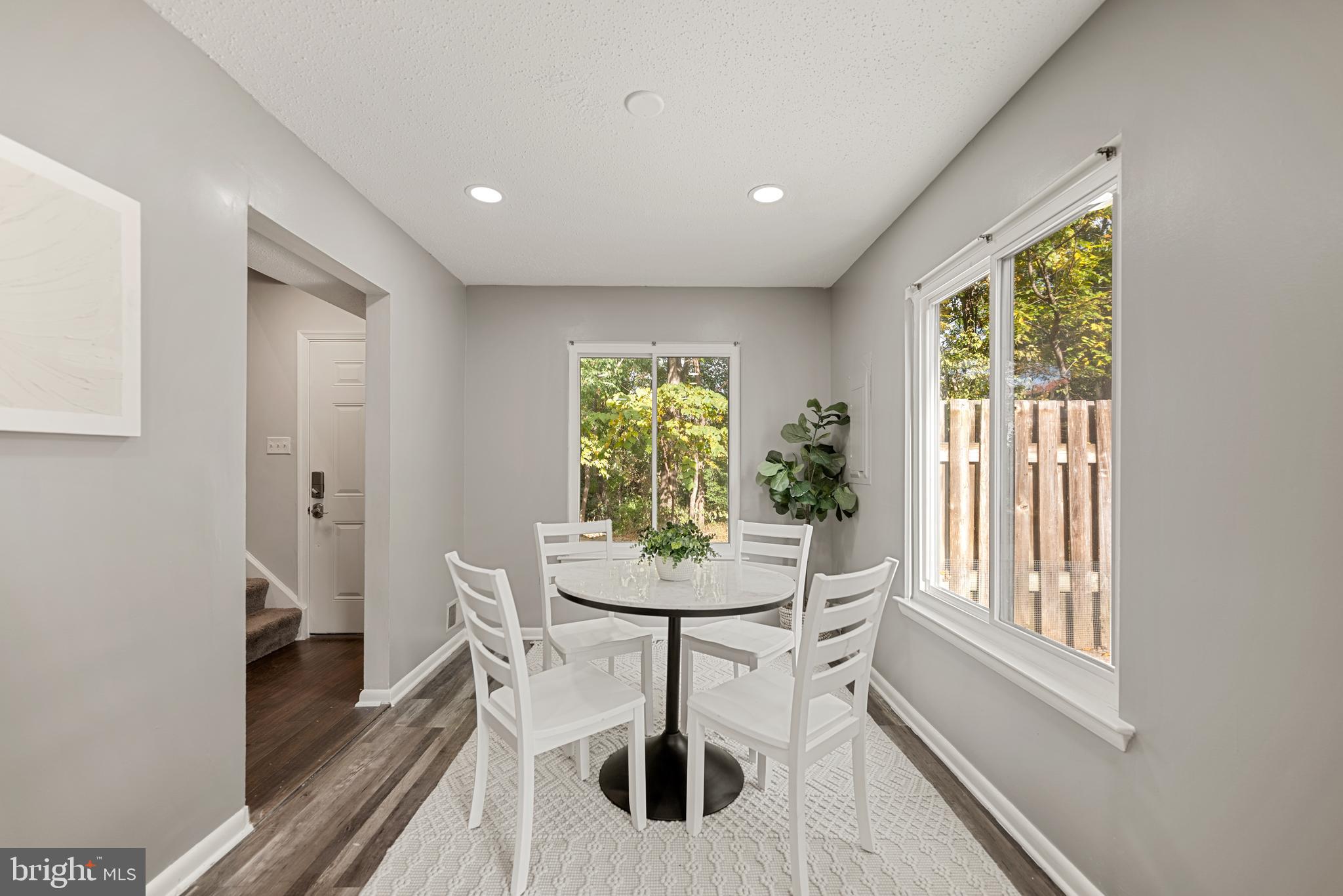 2549 Fox Ridge Court, Unit 68 Woodbridge, VA 22192 - Photo 11 of 33 Updated Eat-In Kitchen