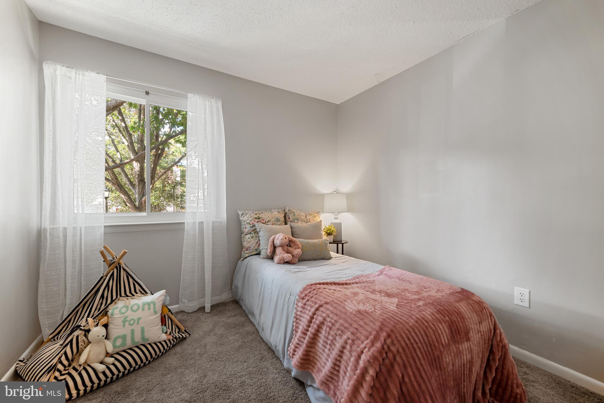 2549 Fox Ridge Court, Unit 68 Woodbridge, VA 22192 - Photo 20 of 33 Bedroom 2