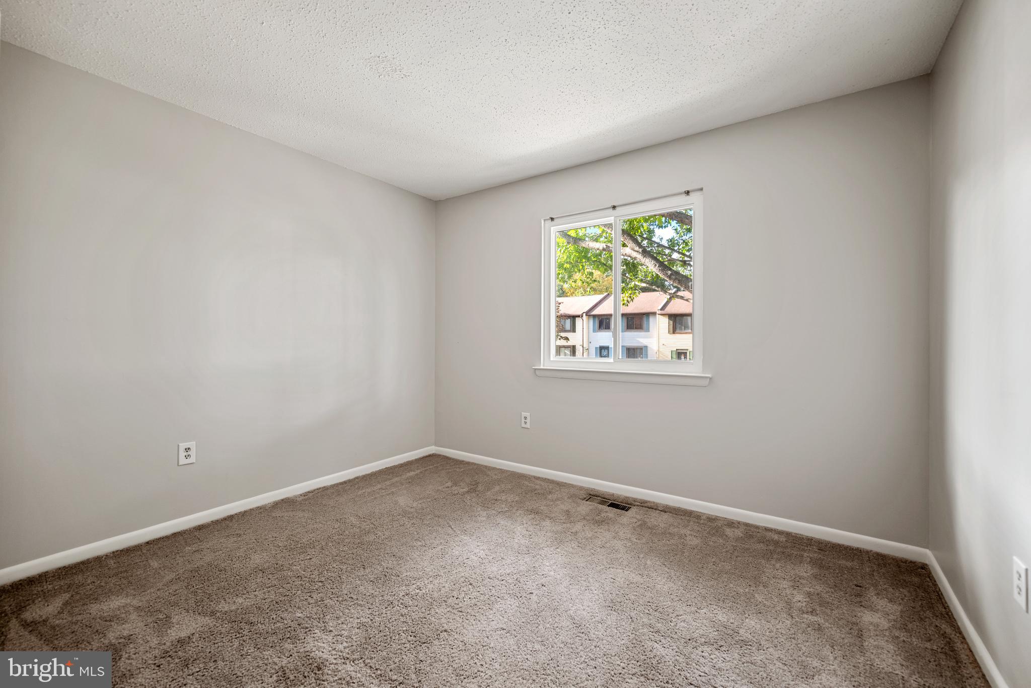 2549 Fox Ridge Court, Unit 68 Woodbridge, VA 22192 - Photo 22 of 33 Bedroom 3