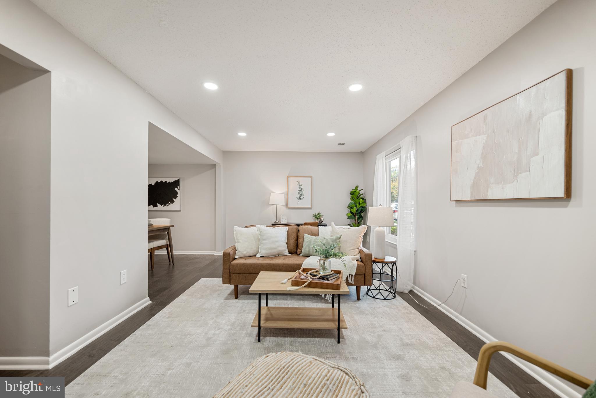 2549 Fox Ridge Court, Unit 68 Woodbridge, VA 22192 - Photo 5 of 33 Light-Filled Living Room