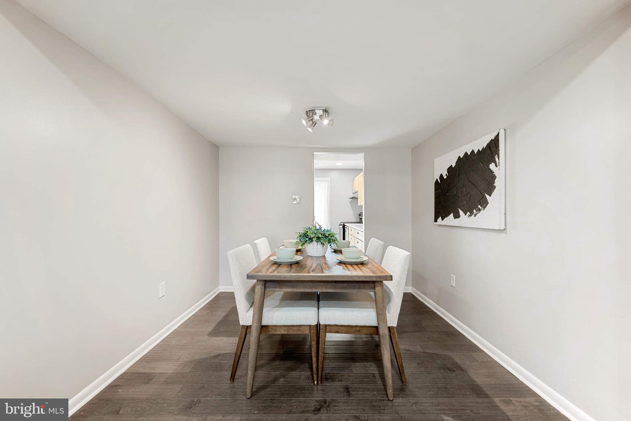 2549 Fox Ridge Court, Unit 68 Woodbridge, VA 22192 - Photo 7 of 33 Dining Room