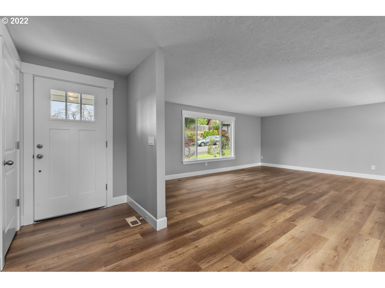 222 Silver Loop Silverton, OR 97381 - Photo 5 of 27 Gallery Image 5