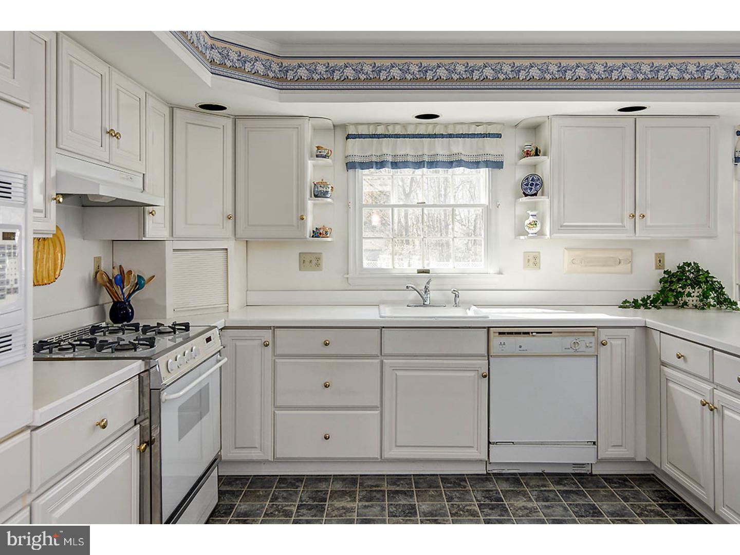 615 Salina Road Sewell, NJ 08080 - Photo 12 of 25 Gallery Image 12