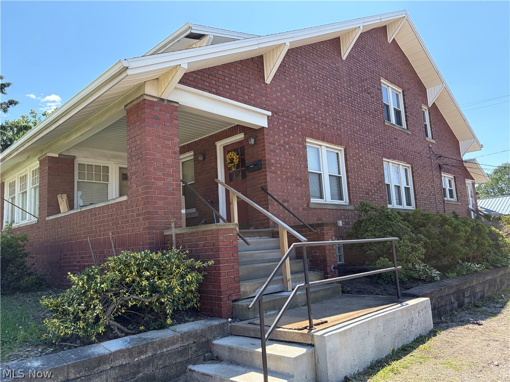 2031 Ridgewood Avenue Alliance, OH 44601 - Photo 2 of 22 FRONT ENTRANCE