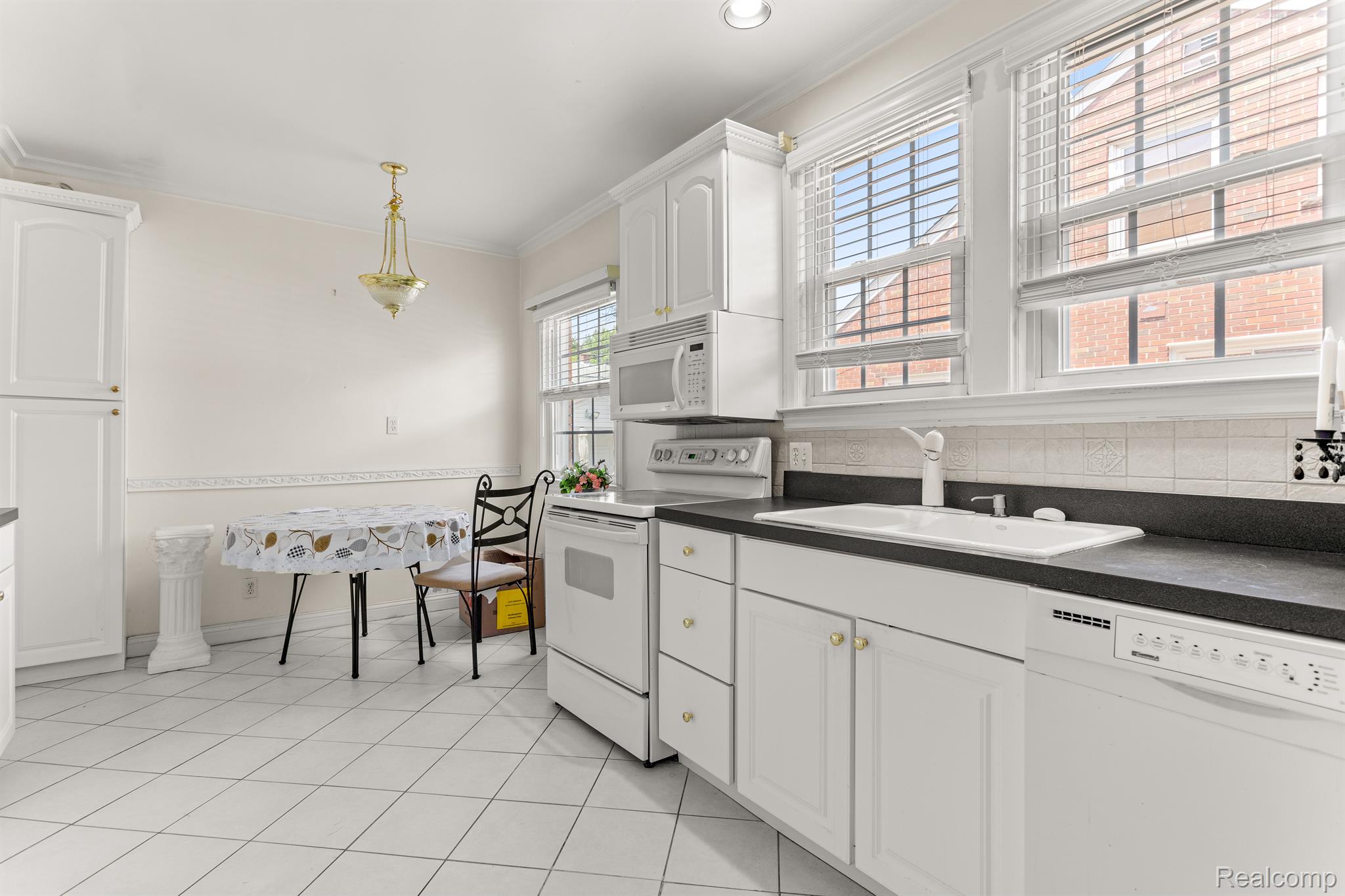 7803 Miller Road Dearborn, MI 48126 - Photo 22 of 49 Gallery Image 22