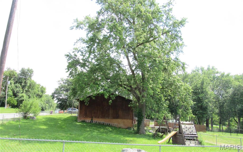 613 Truman Street Moro, IL 62067 - Photo 2 of 3