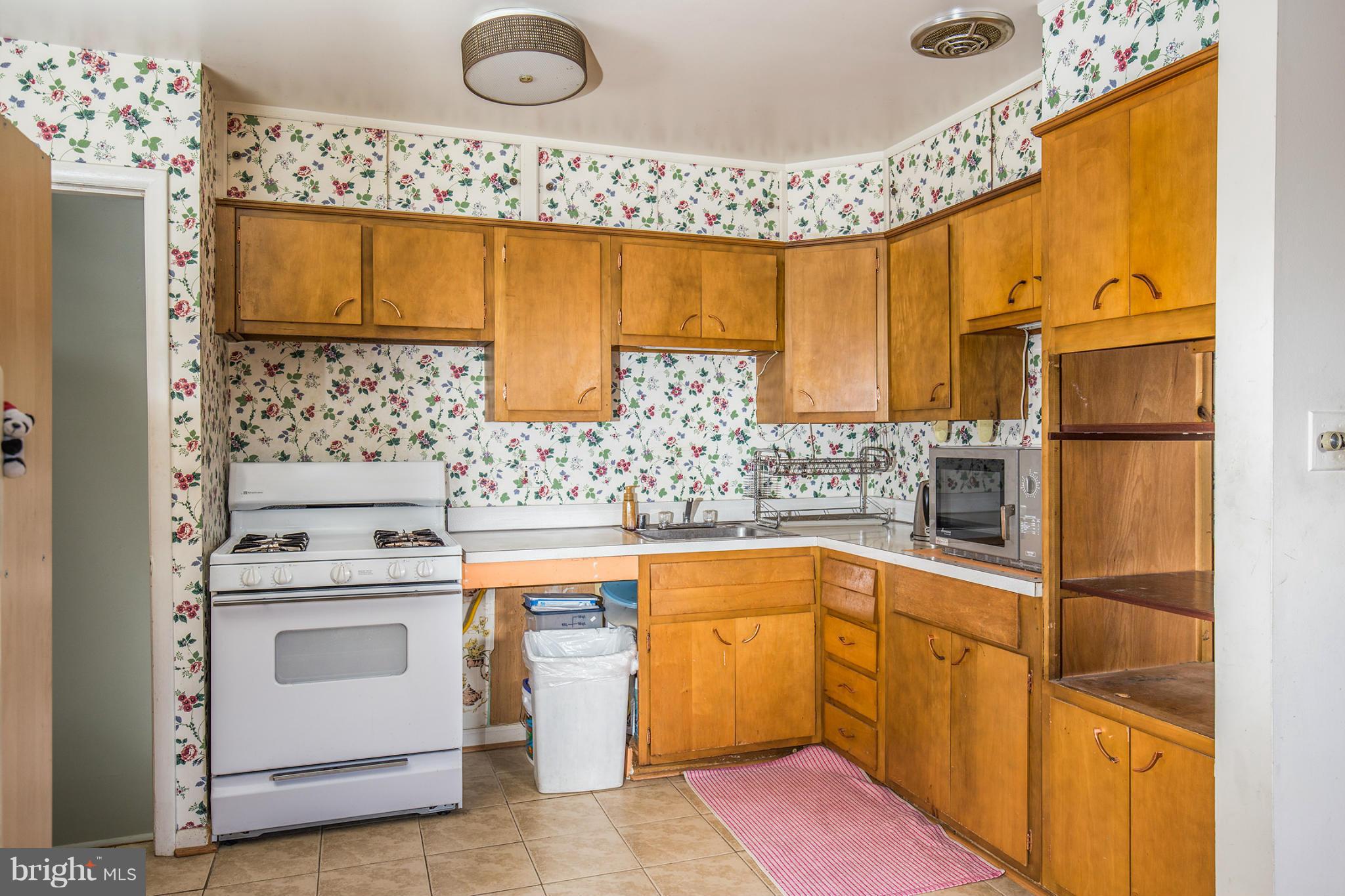 6927 Ruskin Street Springfield, VA 22150 - Photo 7 of 30 Kitchen