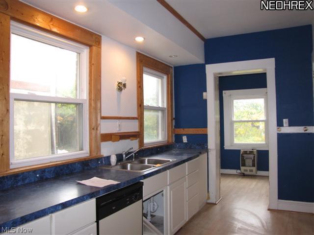 1848 Farmington Road Cleveland, OH 44112 - Photo 8 of 23 Kitchen