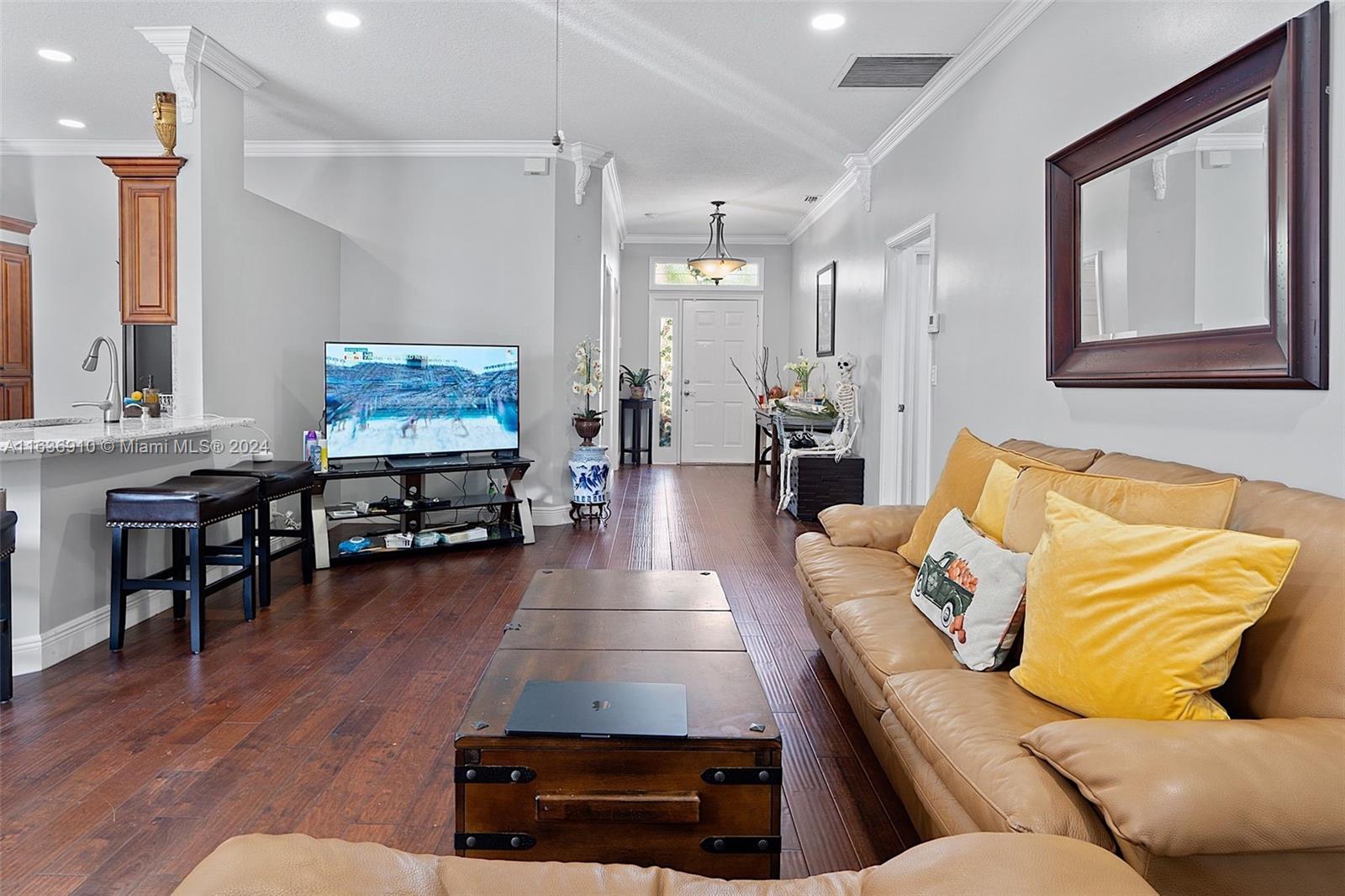 1274 Olympic Circle Greenacres, FL 33413 - Photo 7 of 34