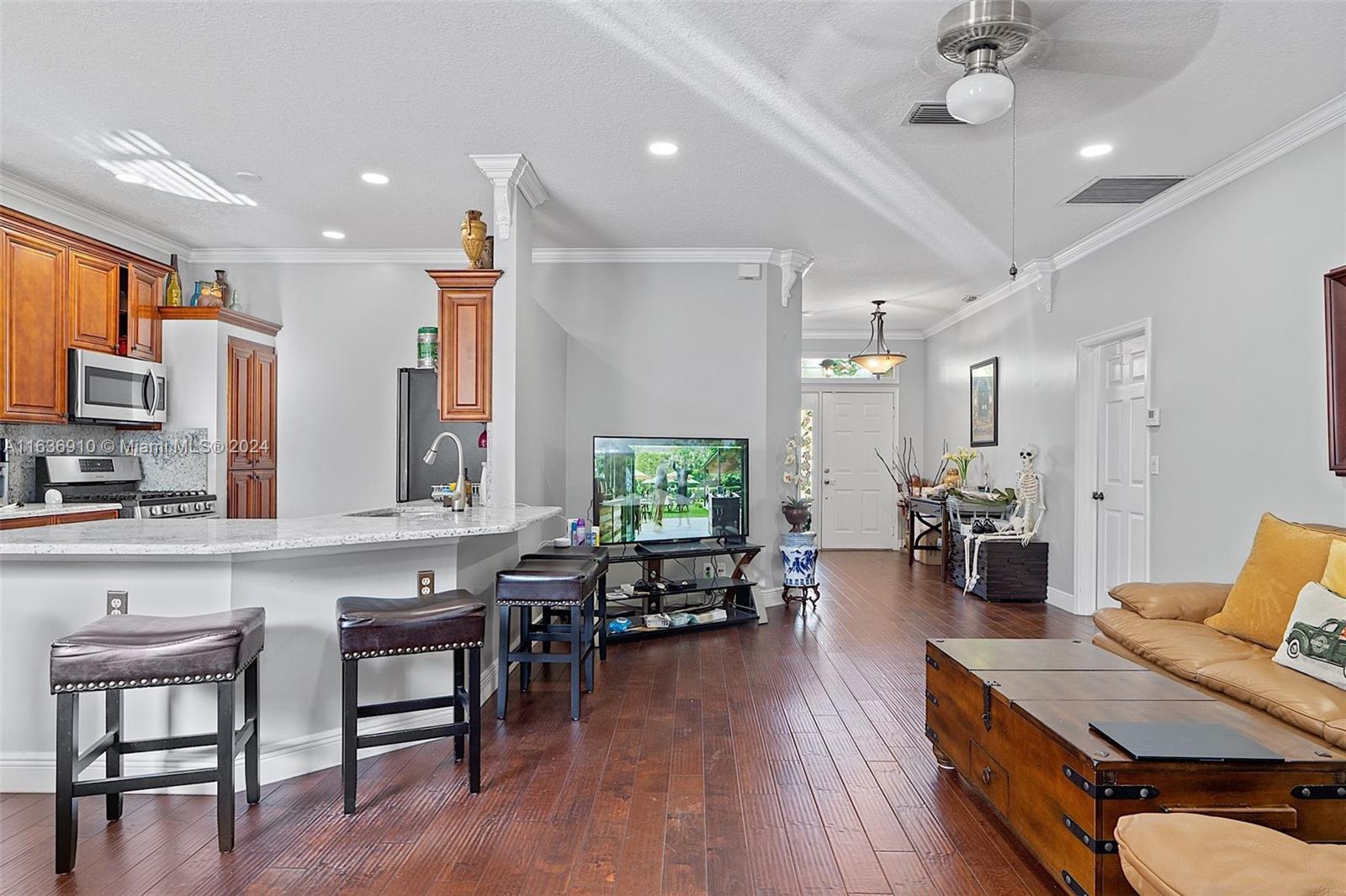 1274 Olympic Circle Greenacres, FL 33413 - Photo 8 of 34