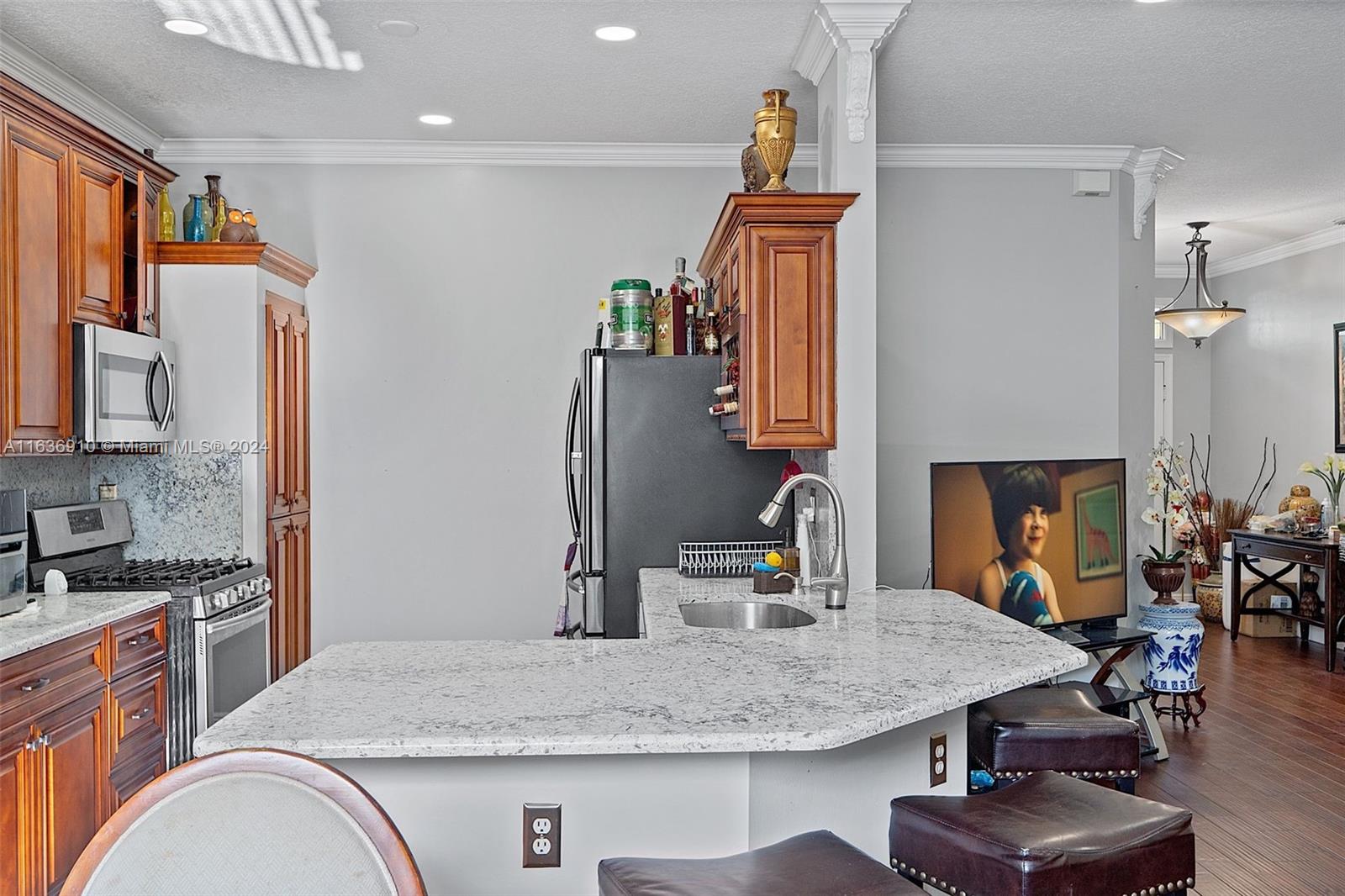 1274 Olympic Circle Greenacres, FL 33413 - Photo 10 of 34