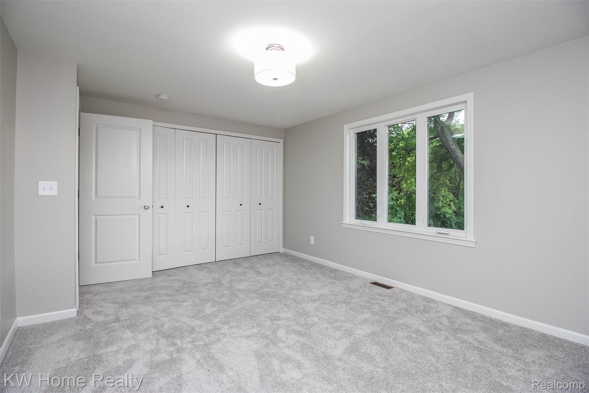 4260 Stoddard Road West Bloomfield, MI 48323 - Photo 38 of 47 39.jpg