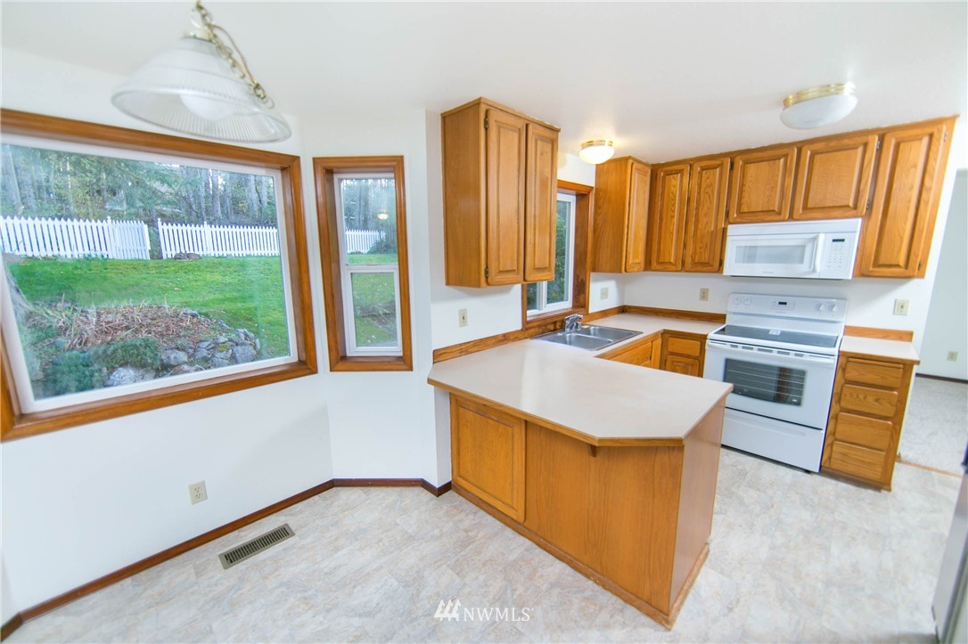 1335 McLeod Road Bellingham, WA 98226 - Photo 4 of 25