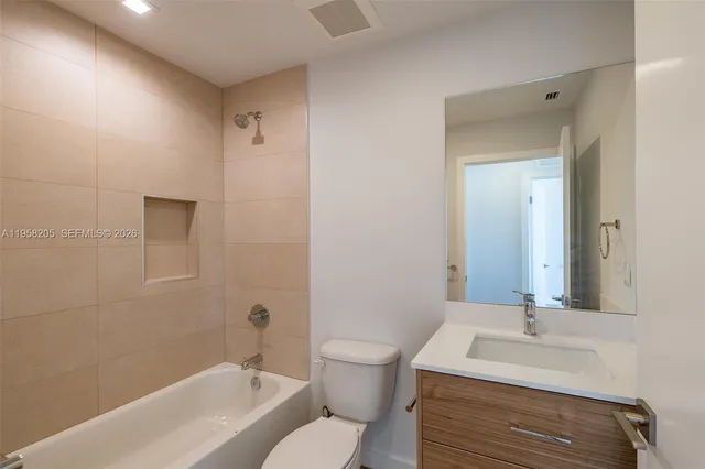 $5,100 | 1376 Southwest 4th Street, Unit 401, Miami, FL 33135