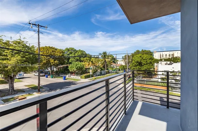 $5,100 | 1376 Southwest 4th Street, Unit 401, Miami, FL 33135