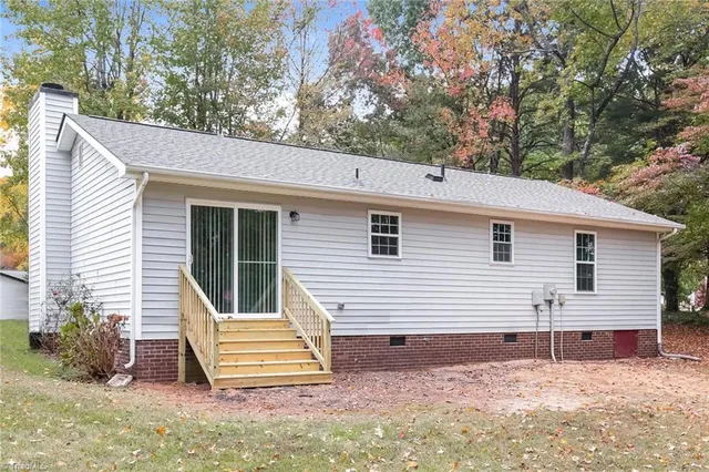 $1,648 | 135 West Lakefield Drive, Greensboro, NC 27406