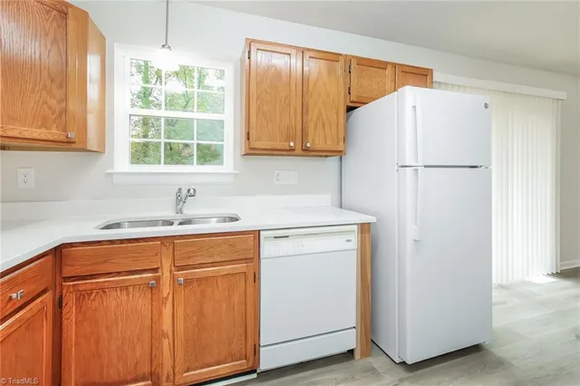 $1,648 | 135 West Lakefield Drive, Greensboro, NC 27406