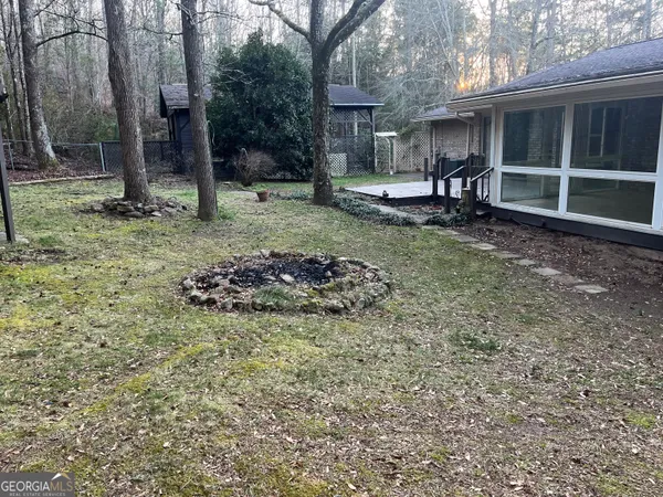 a view of a yard