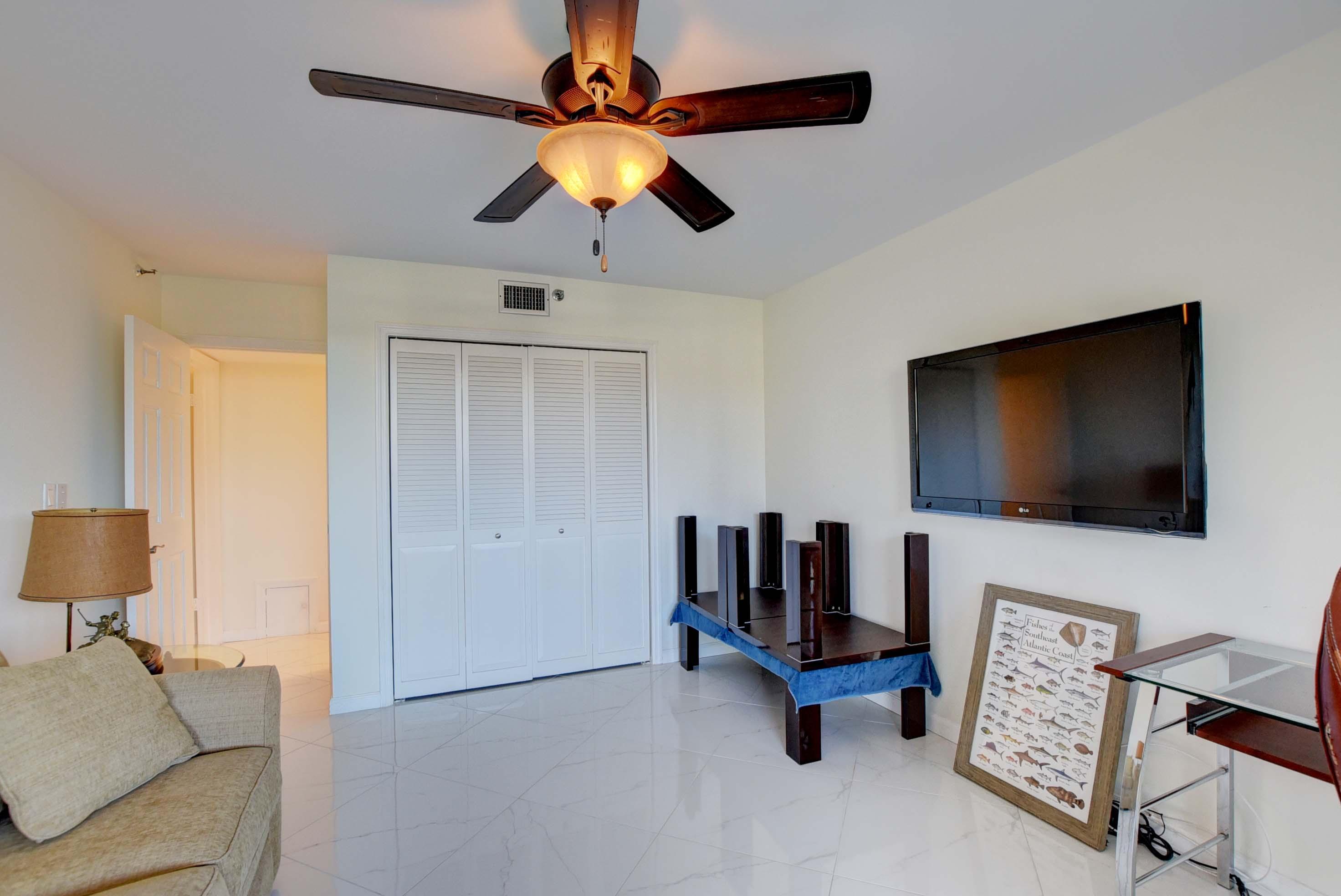899 Jeffery Street, Unit 112 Boca Raton, FL 33487 - Photo 20 of 66 Guest Bedroom 2
