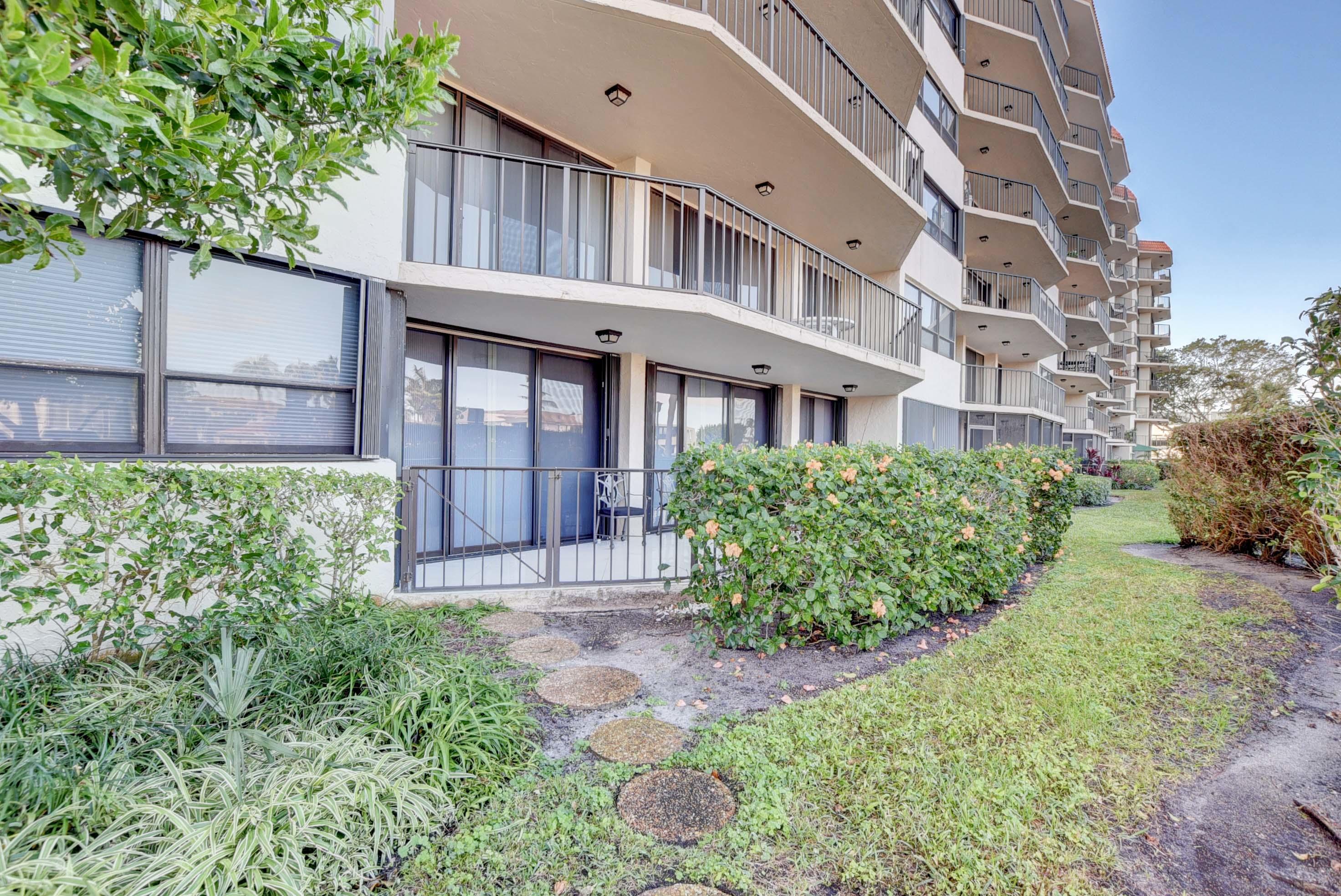 899 Jeffery Street, Unit 112 Boca Raton, FL 33487 - Photo 23 of 66 Patio Walk out to Boat