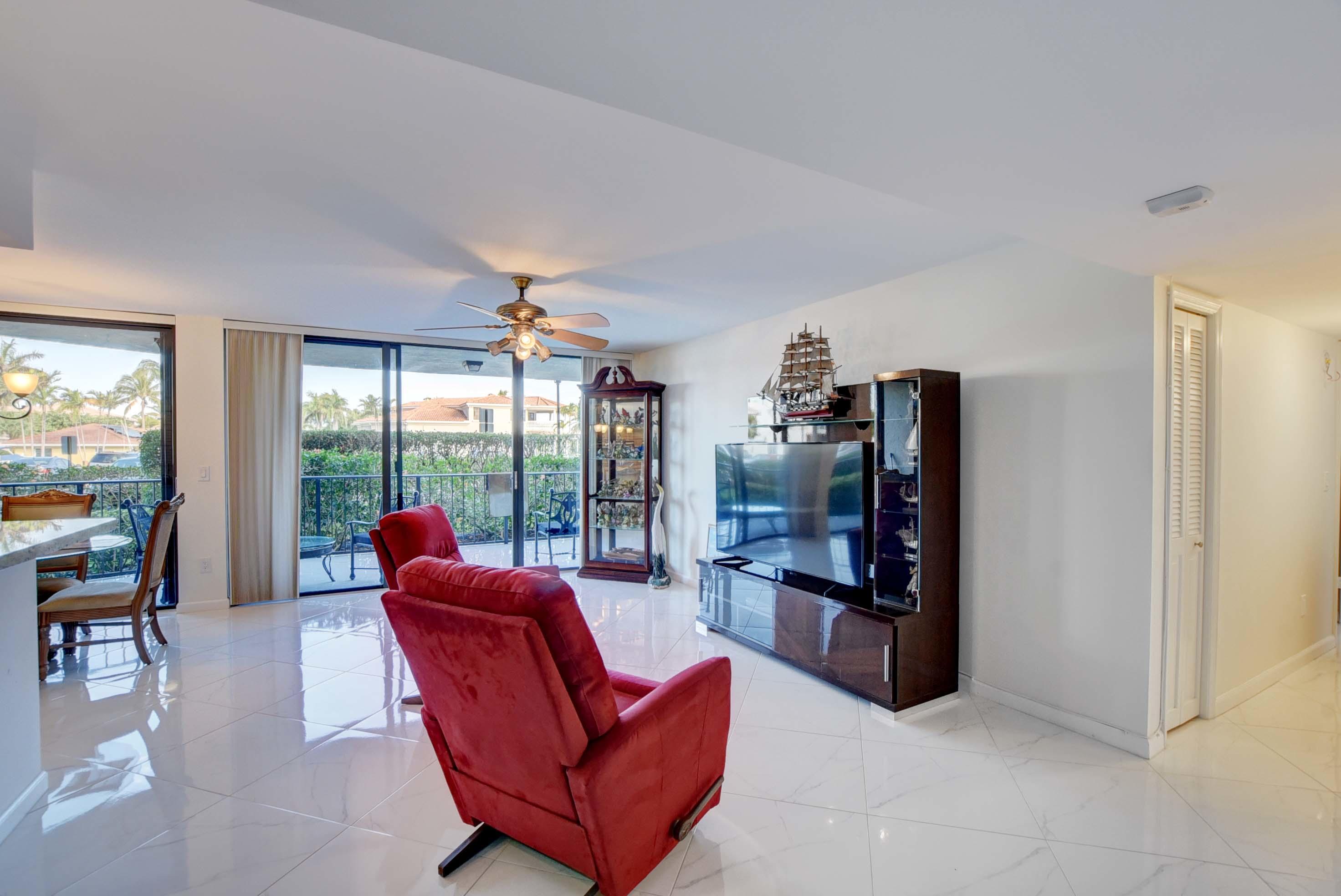 899 Jeffery Street, Unit 112 Boca Raton, FL 33487 - Photo 4 of 66 Living Room 2