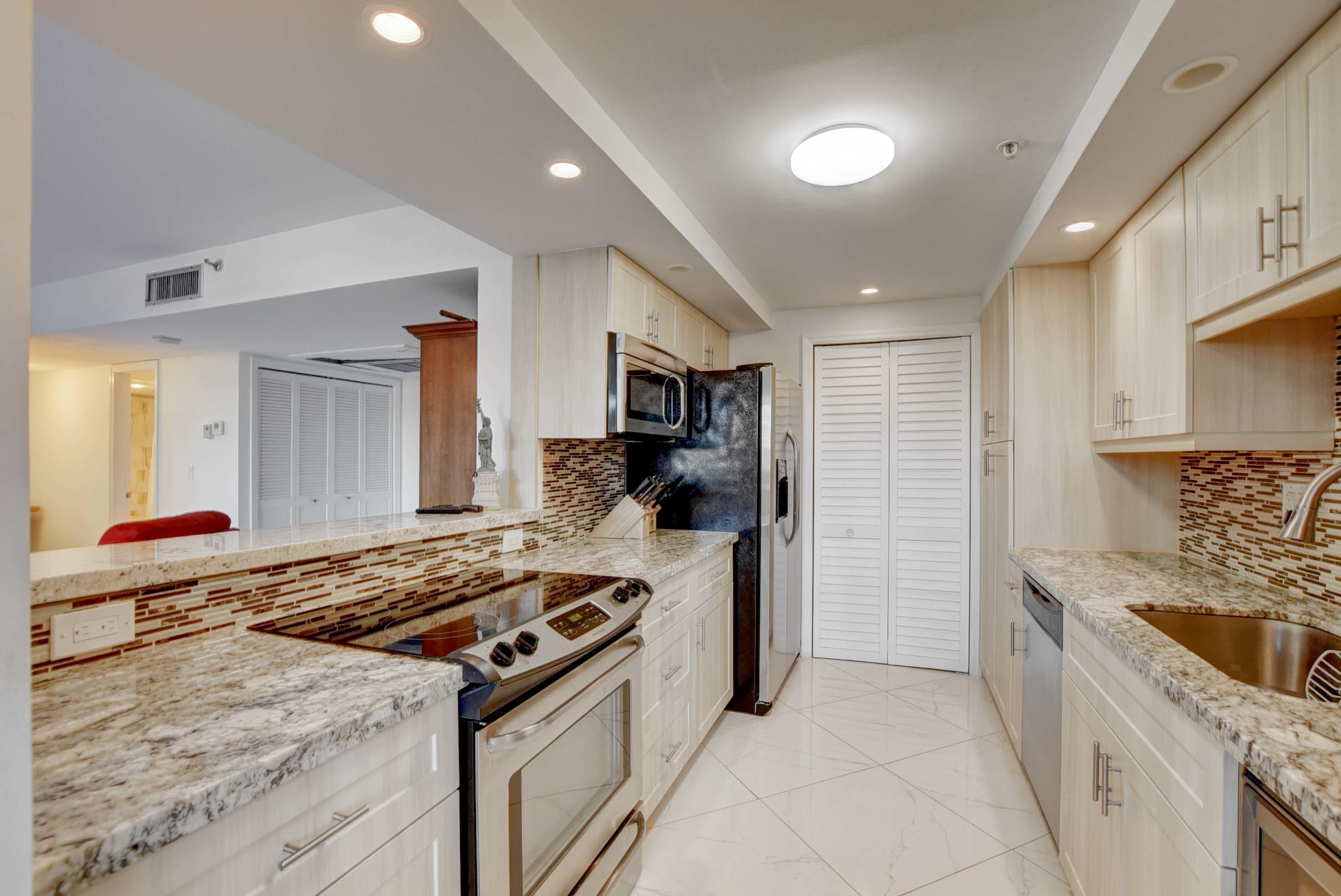 899 Jeffery Street, Unit 112 Boca Raton, FL 33487 - Photo 9 of 66 Kitchen 1