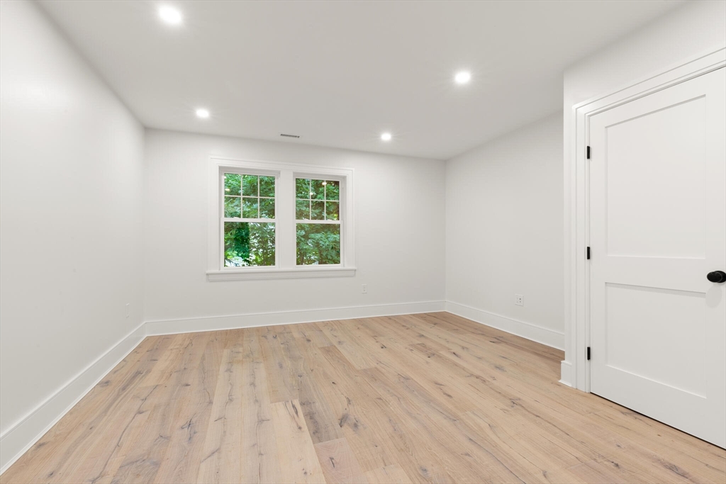 39 Concord Road Bedford, MA 01730 - Photo 26 of 41 Gallery Image 26