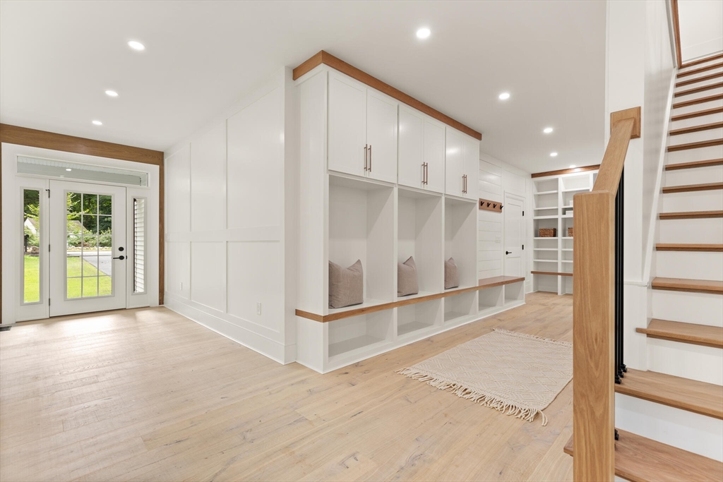 39 Concord Road Bedford, MA 01730 - Photo 6 of 41 Gallery Image 6