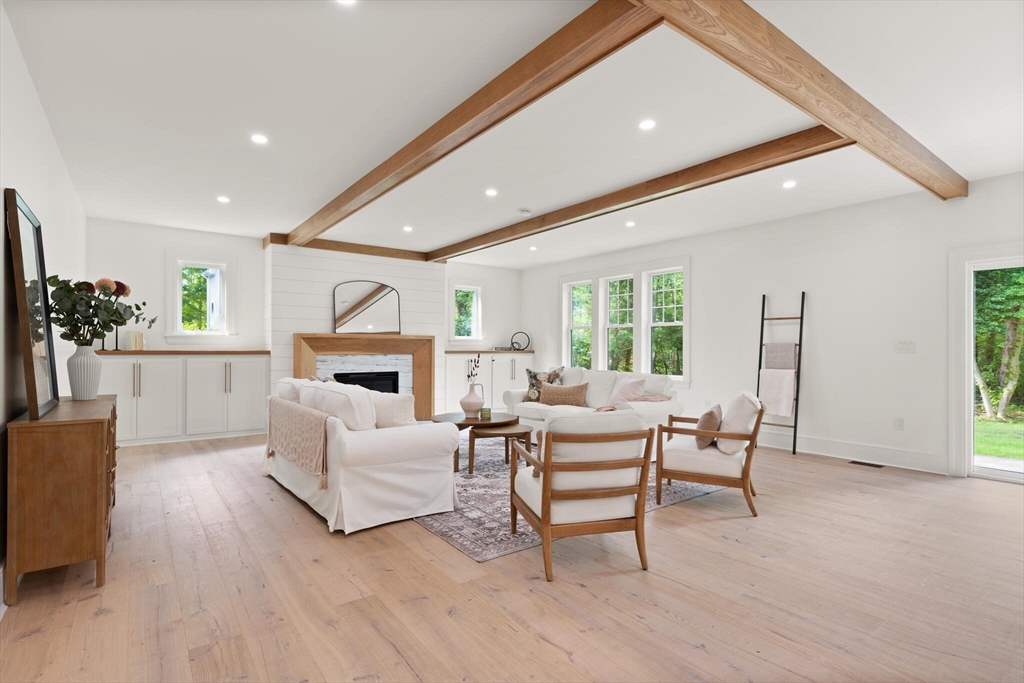 39 Concord Road Bedford, MA 01730 - Photo 7 of 41 Gallery Image 7