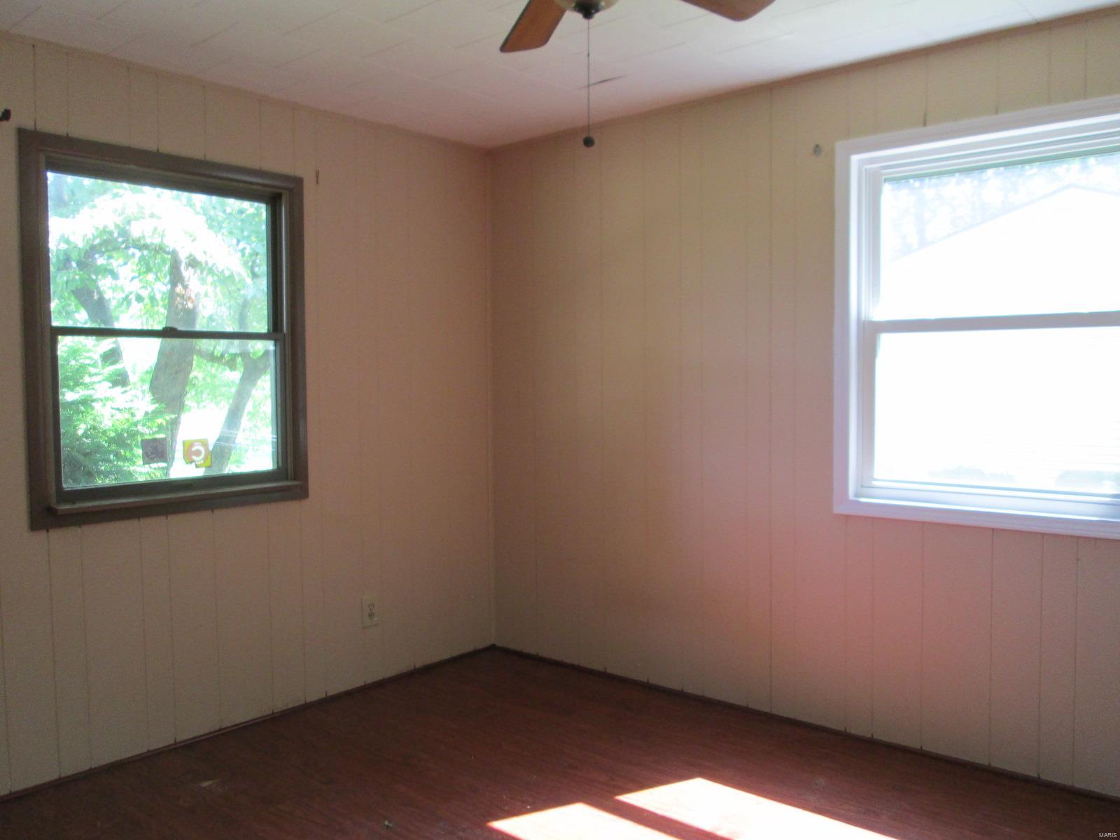 22885 Green Acres Road Dow, IL 62022 - Photo 14 of 23