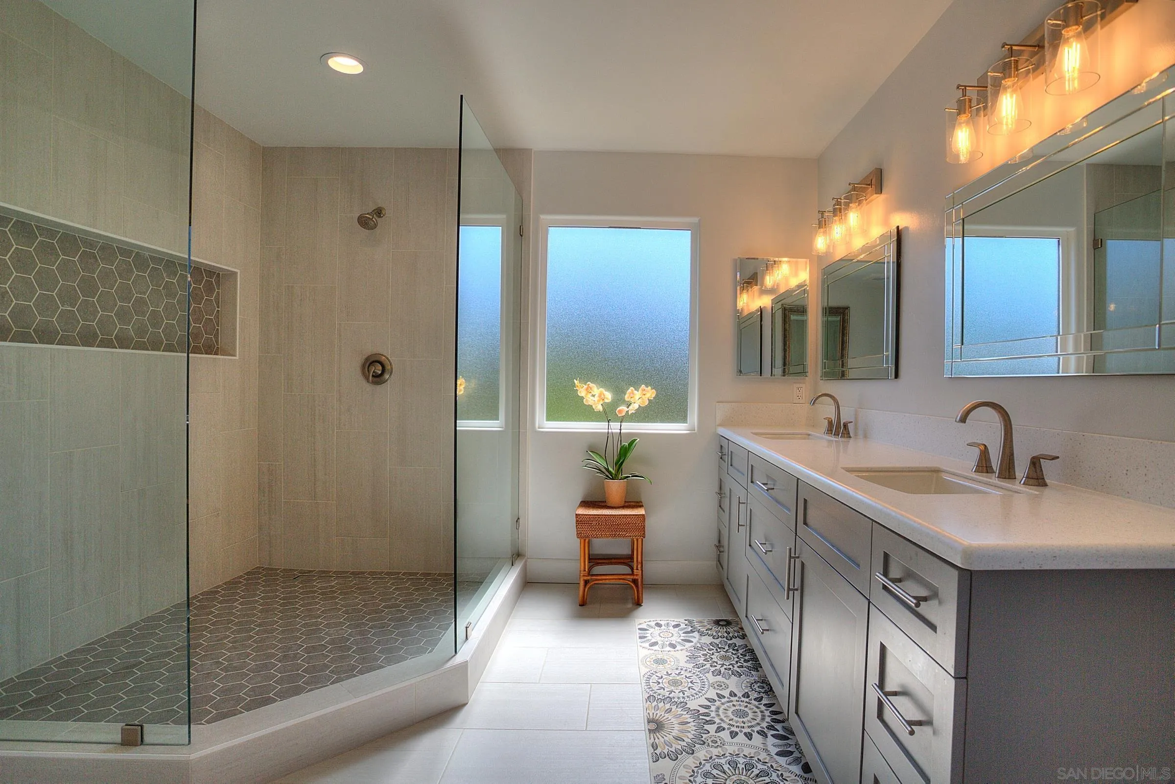 1032 Los Alisos Drive North Fallbrook, CA 92028 - Photo 21 of 44 a bathroom with a sink a toilet and shower