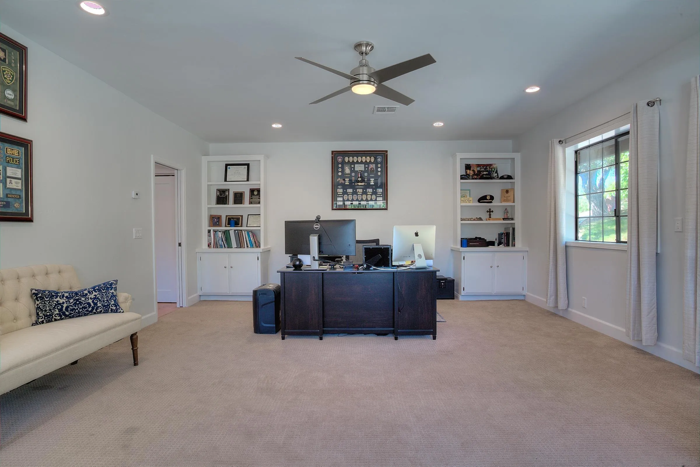 1032 Los Alisos Drive North Fallbrook, CA 92028 - Photo 30 of 44 a living room with furniture and window
