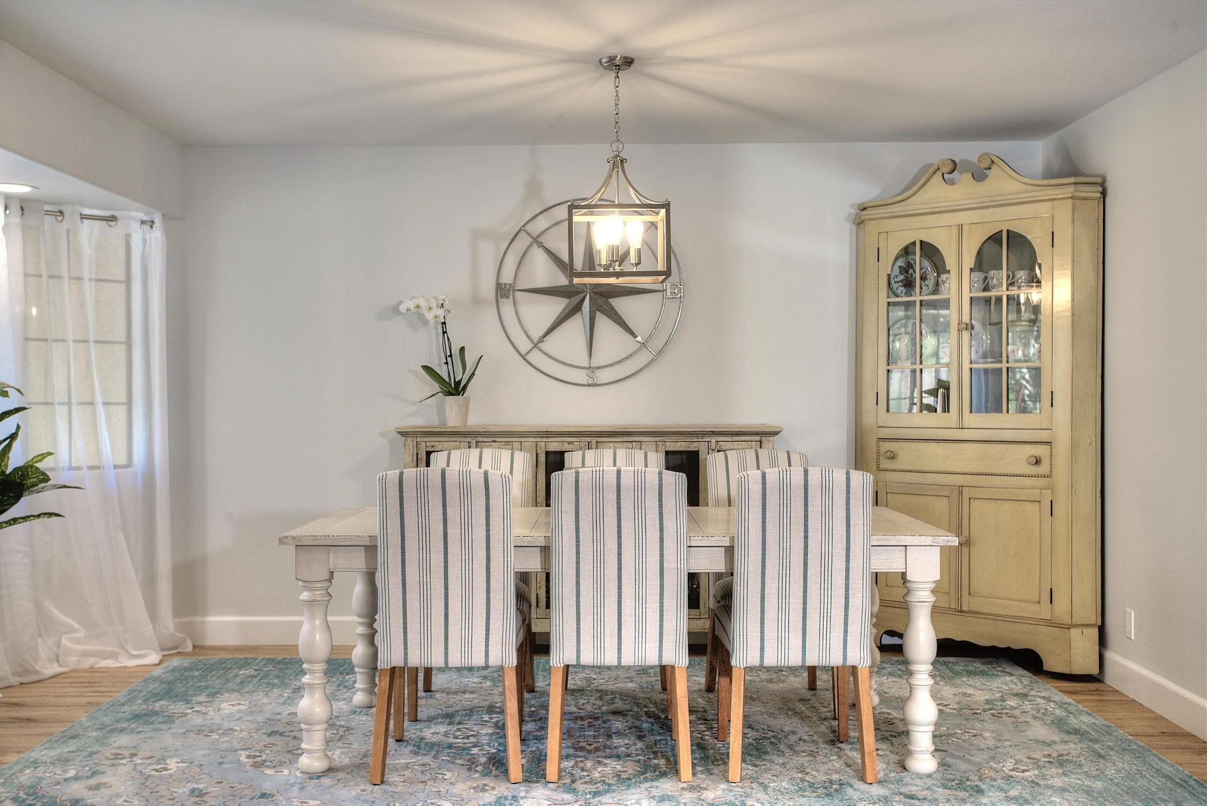 1032 Los Alisos Drive North Fallbrook, CA 92028 - Photo 5 of 44 a view of a livingroom with wooden floor and a window