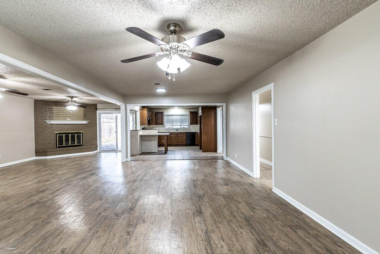 4314 45th Street Lubbock, TX 79413 - Photo 3 of 20 7e5f34ca-5ad3-4885-891d-fada510f90a7