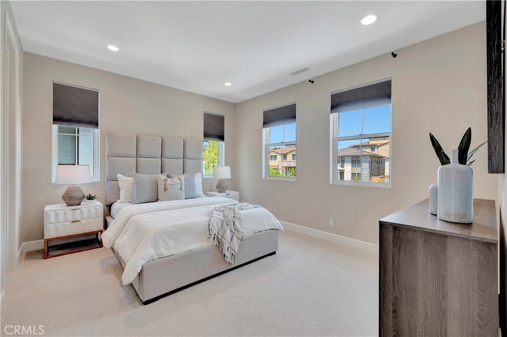 17 Ponte Lake Forest, CA 92630 - Photo 51 of 73 staged furniture has been removed