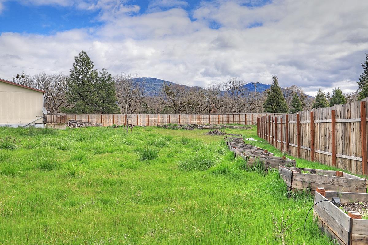 323 Harris Road Grants Pass, OR 97526 - Photo 16 of 23 Additional Photo
