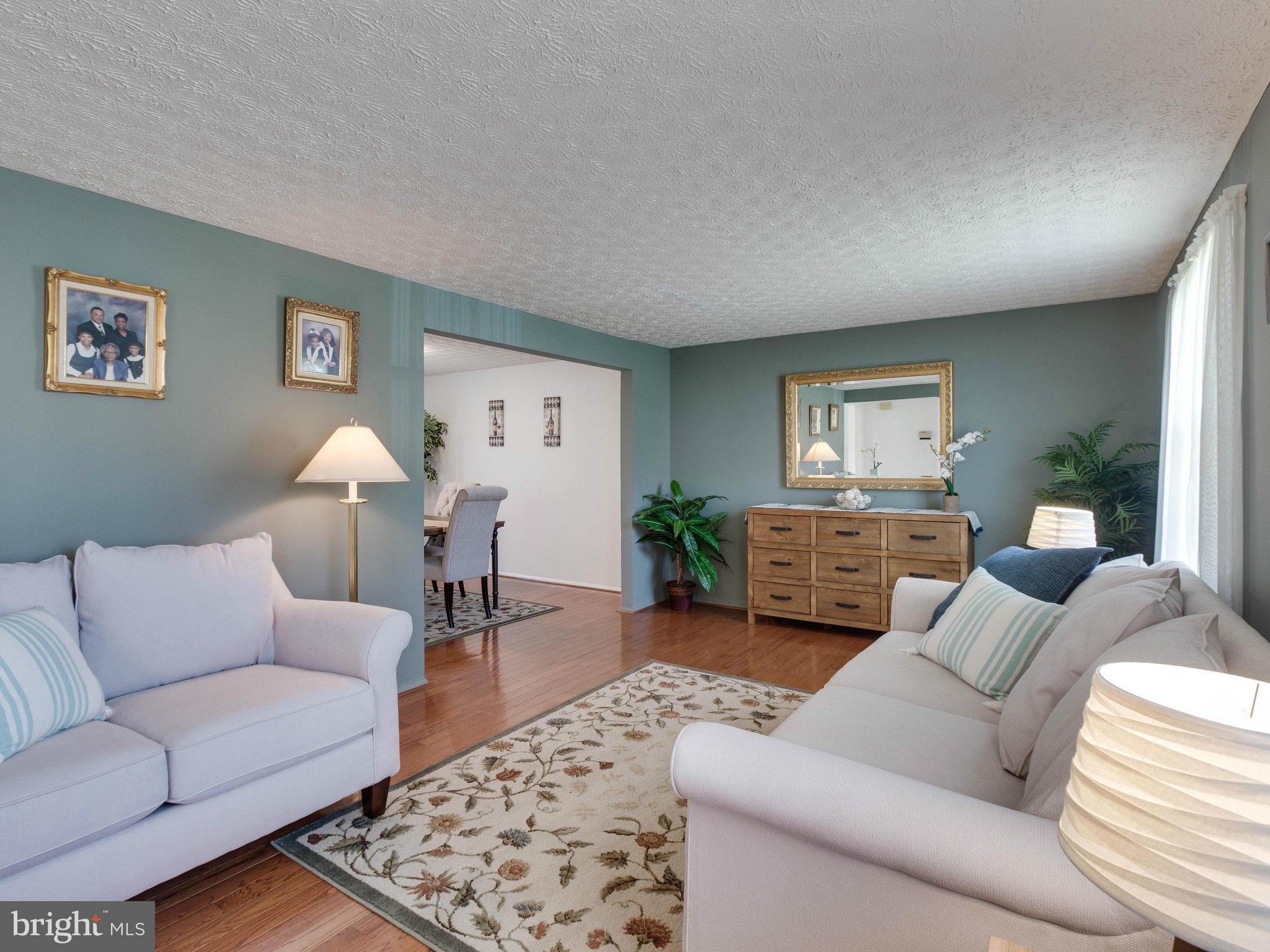 8081 Winding Way Court Springfield, VA 22153 - Photo 3 of 30 Living Room