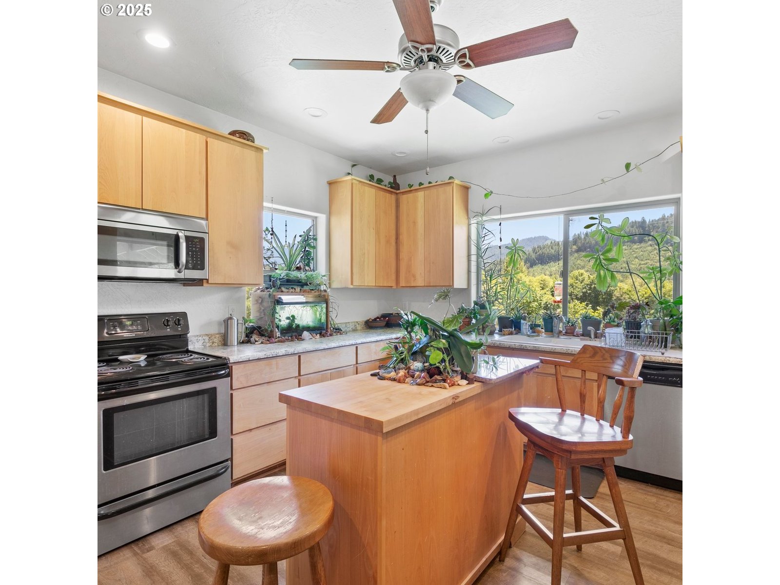 1104 Upper Cow Creek Road Azalea, OR 97410 - Photo 30 of 43