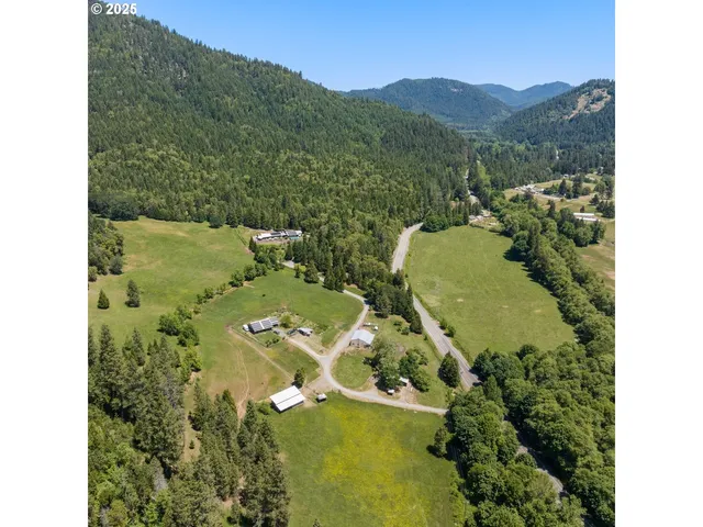 $1,849,000 | 1104 Upper Cow Creek Road, Azalea, OR 97410