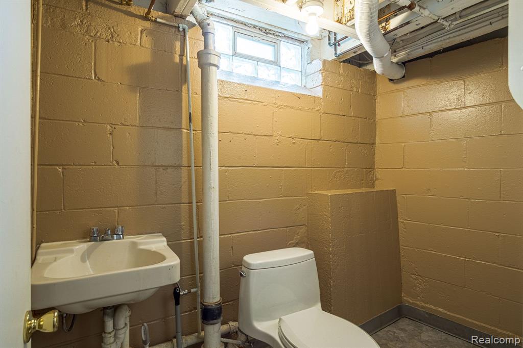 2281 Lancaster Road Bloomfield Hills, MI 48302 - Photo 30 of 37